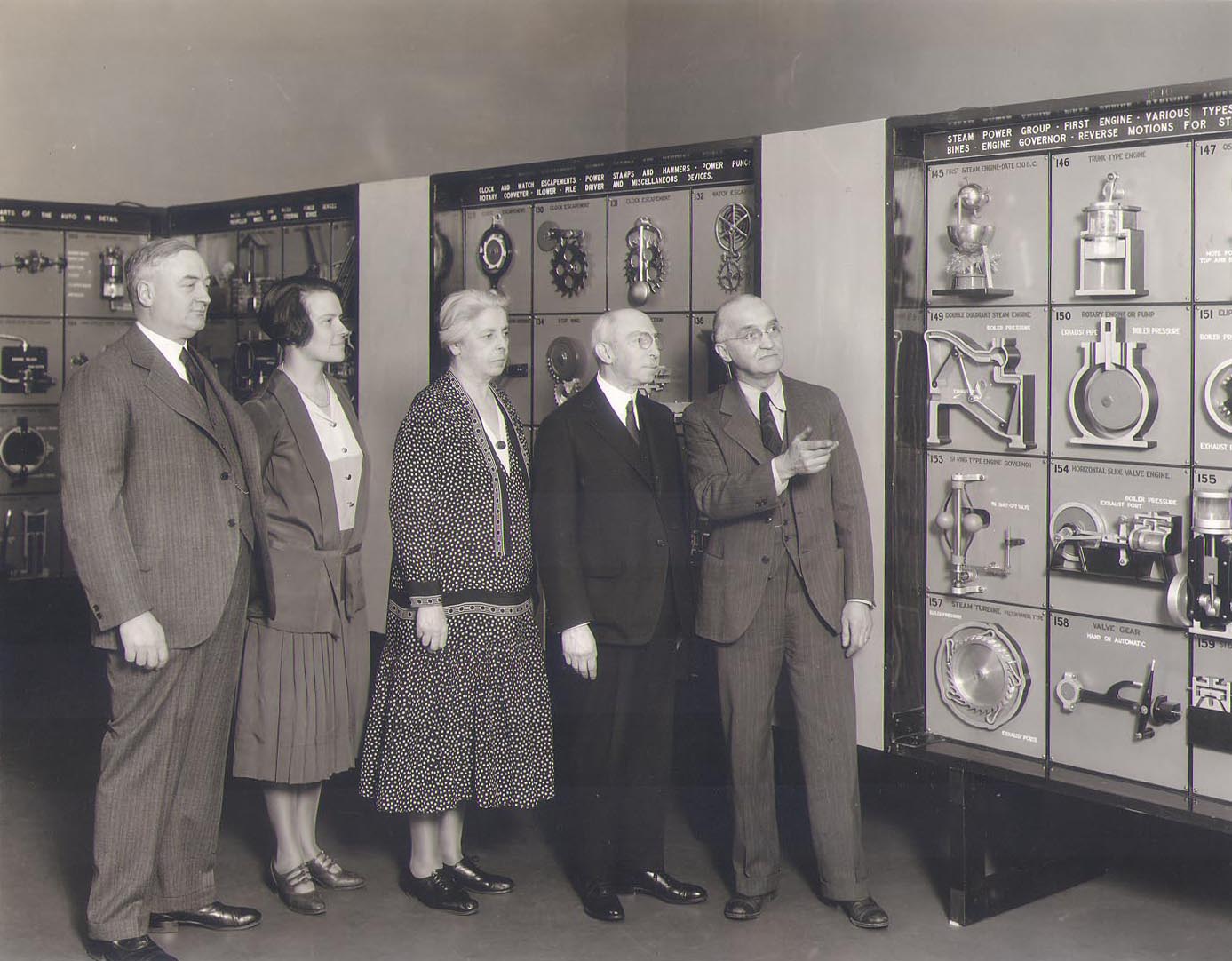  1933 Photo of Newark installation of Mechanical Models exhibit